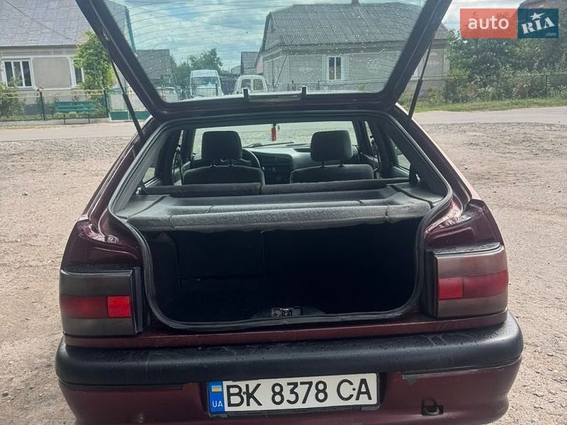 Седан Renault 19 1994 в Демидовке