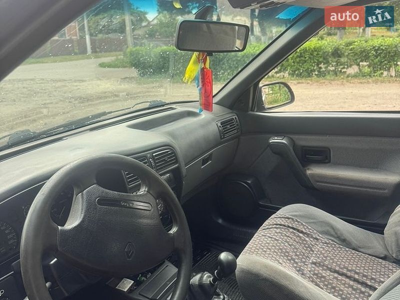 Седан Renault 19 1994 в Демидовке