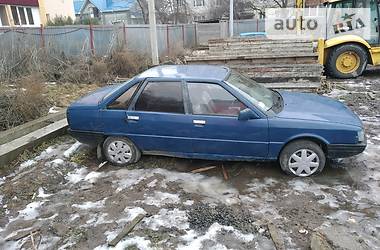 Седан Renault 21 1988 в Ровно