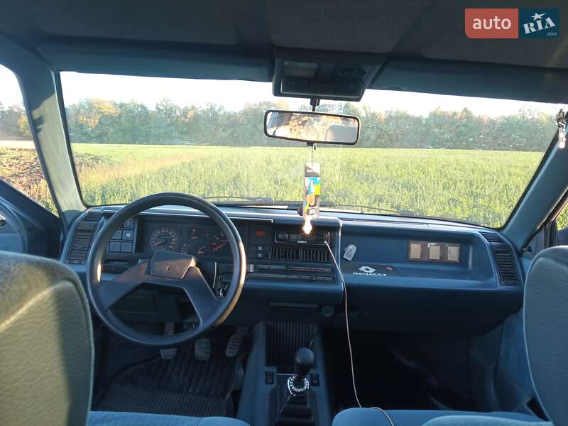 Седан Renault 21 1987 в Томашполе