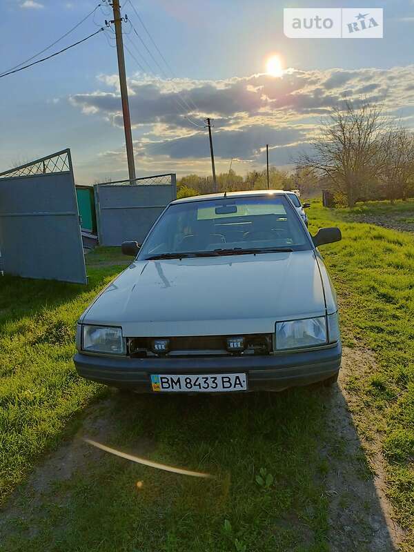 Седан Renault 21 1988 в Ромнах