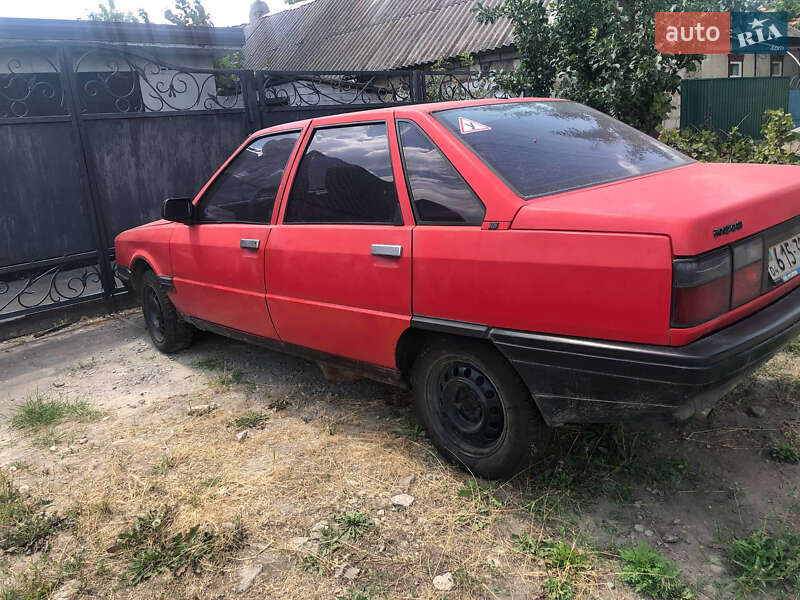 Седан Renault 21 1986 в Кам'янському