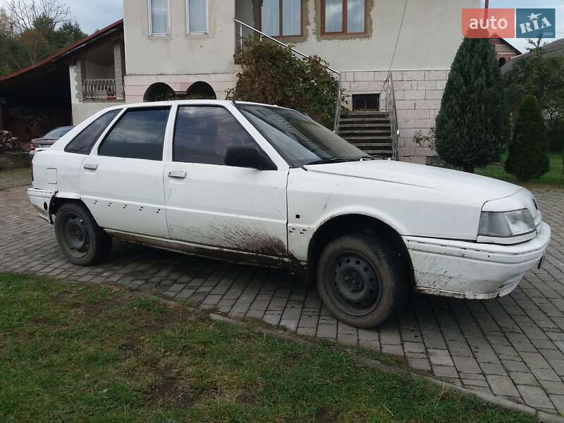 Хэтчбек Renault 21 1989 в Калуше