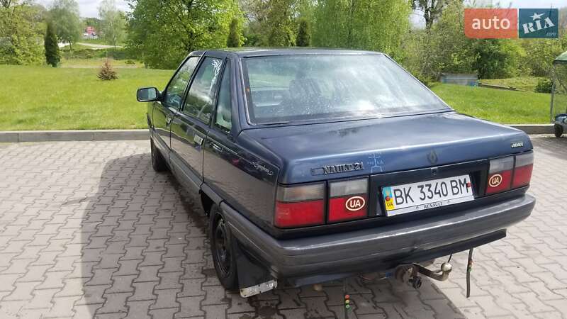 Седан Renault 21 1988 в Дубні
