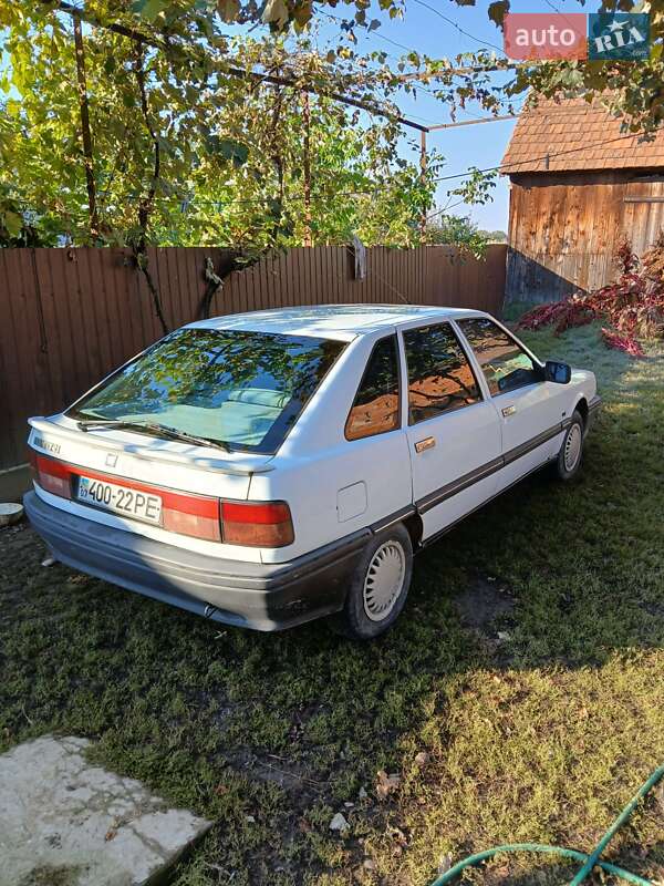 Хэтчбек Renault 21 1990 в Ракошине