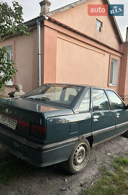 Седан Renault 21 1992 в Ровно