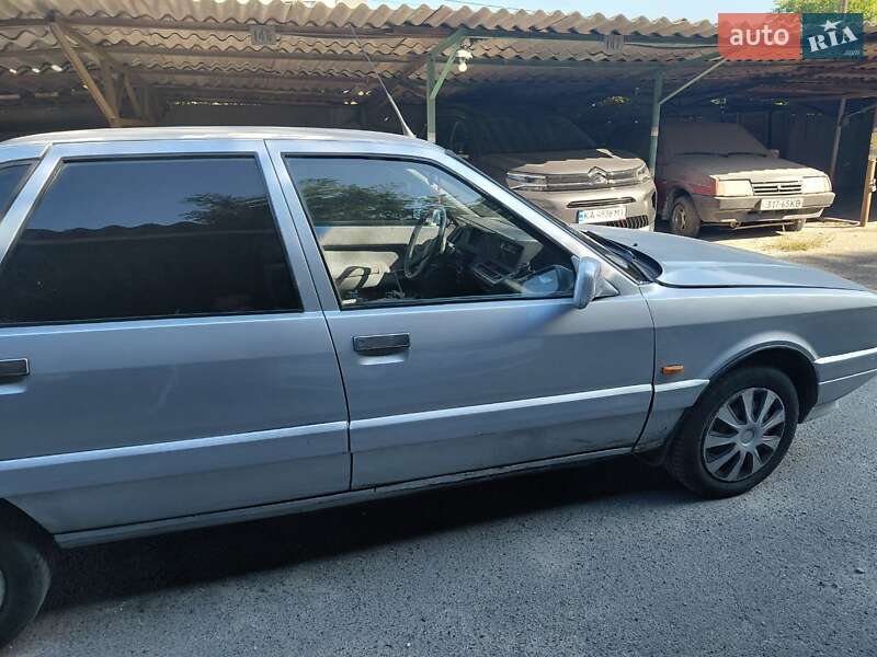 Седан Renault 21 1989 в Киеве