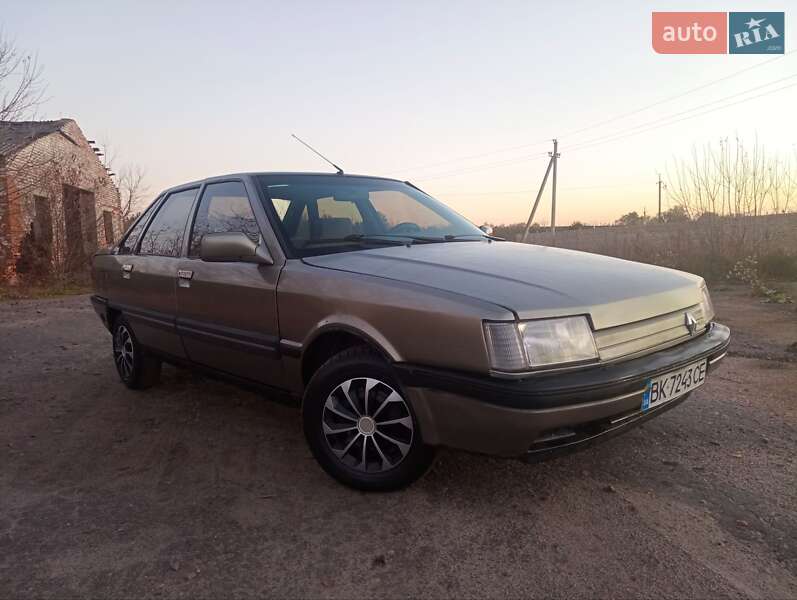 Седан Renault 21 1988 в Радивилове
