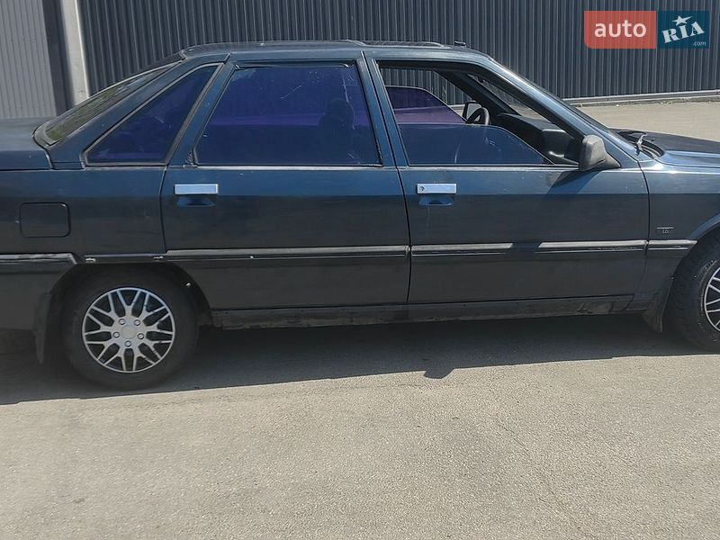 Седан Renault 21 1990 в Днепре