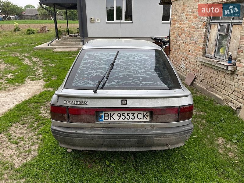 Хетчбек Renault 21 1990 в Рівному