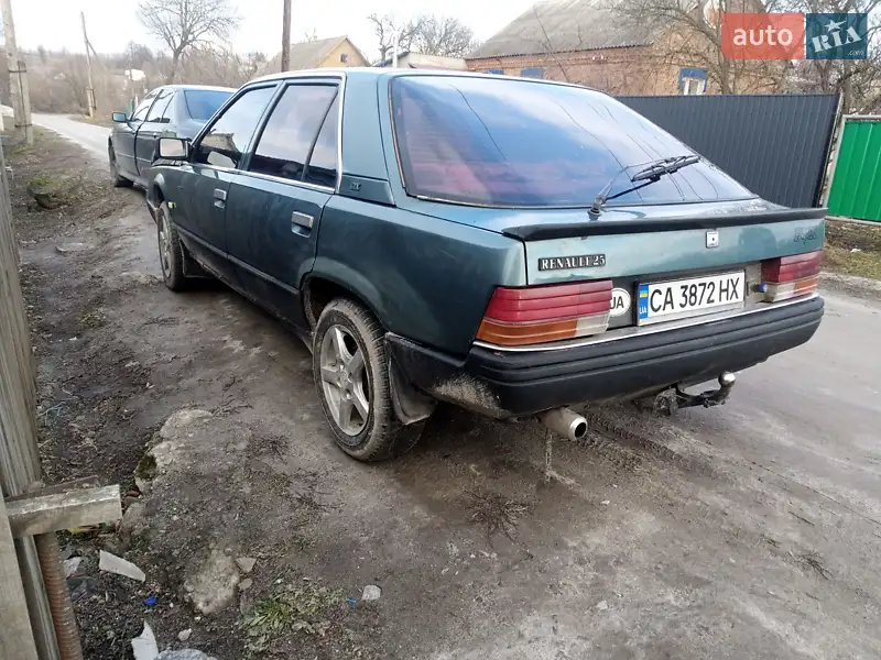 Renault 25