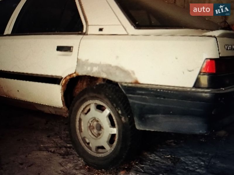 Хэтчбек Renault 25 1988 в Гоголеве