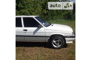 Седан Renault 9 1988 в Черновцах