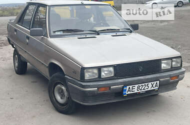 Седан Renault 9 1986 в Новомосковске