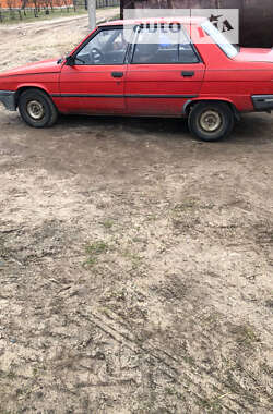 Седан Renault 9 1986 в Вараше