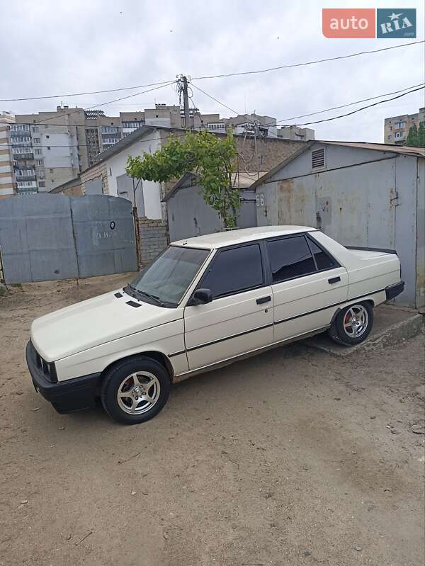 Renault 9 1986