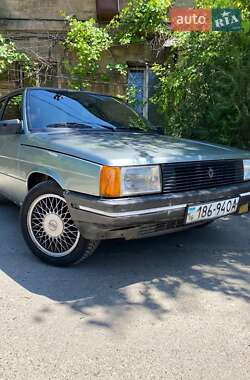 Седан Renault 9 1985 в Одессе