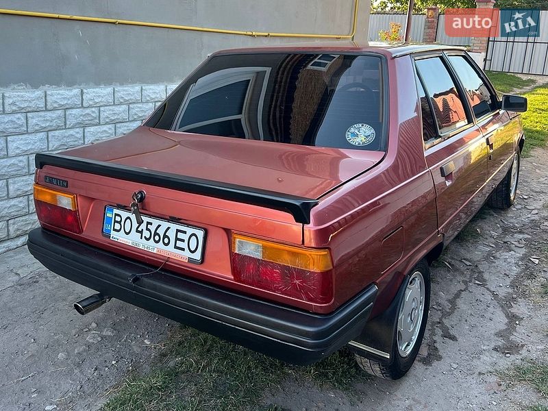 Седан Renault 9 1985 в Вишневце