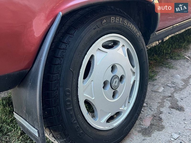 Седан Renault 9 1985 в Вишневце
