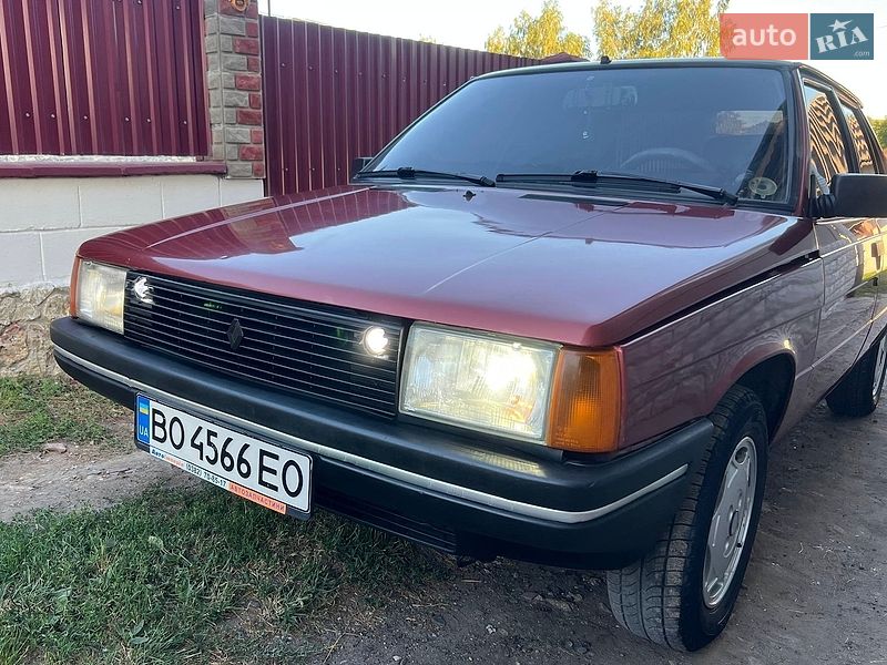 Седан Renault 9 1985 в Вишневце