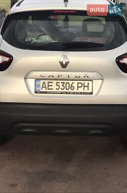 Позашляховик / Кросовер Renault Captur 2017 в Дніпрі
