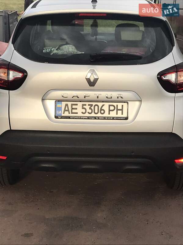 Позашляховик / Кросовер Renault Captur 2017 в Дніпрі