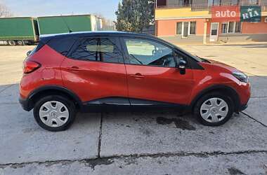 Позашляховик / Кросовер Renault Captur 2016 в Ужгороді