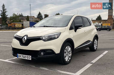Внедорожник / Кроссовер Renault Captur 2015 в 