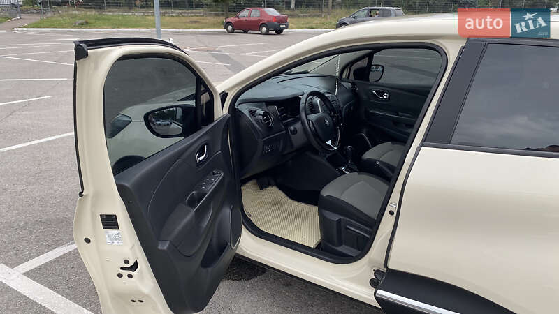 Внедорожник / Кроссовер Renault Captur 2015 в Житомире
