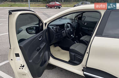 Внедорожник / Кроссовер Renault Captur 2015 в 