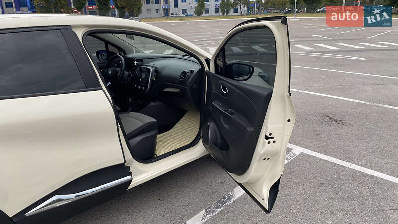 Внедорожник / Кроссовер Renault Captur 2015 в Житомире