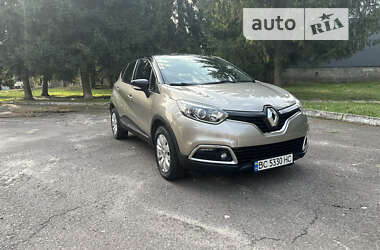 Позашляховик / Кросовер Renault Captur 2015 в Львові