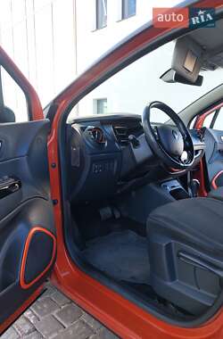Внедорожник / Кроссовер Renault Captur 2015 в 