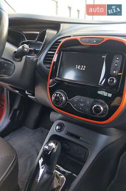 Внедорожник / Кроссовер Renault Captur 2015 в 