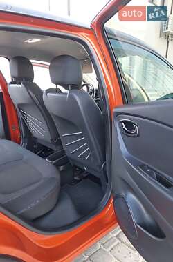Внедорожник / Кроссовер Renault Captur 2015 в 