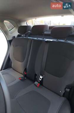 Внедорожник / Кроссовер Renault Captur 2015 в 