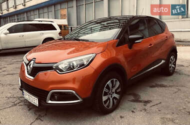 Позашляховик / Кросовер Renault Captur 2016 в Чернівцях