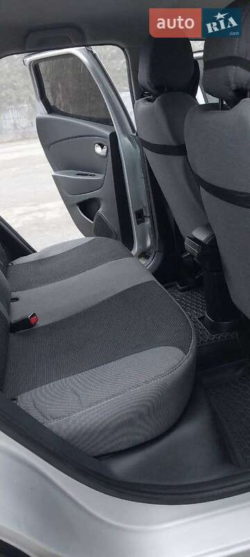 Внедорожник / Кроссовер Renault Captur 2013 в Надворной