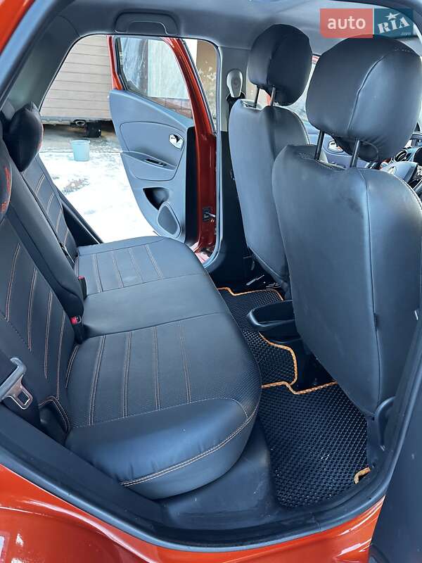 Позашляховик / Кросовер Renault Captur 2014 в Винниках фото 9 Позашляховик / Кросовер Renault Captur 2014 в Винниках