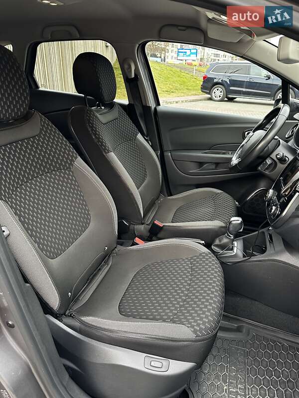 Внедорожник / Кроссовер Renault Captur 2017 в Луцке