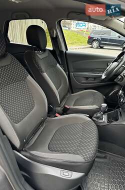 Внедорожник / Кроссовер Renault Captur 2017 в 