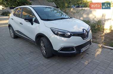 Позашляховик / Кросовер Renault Captur 2016 в Луцьку