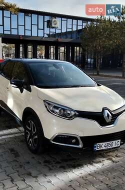 Позашляховик / Кросовер Renault Captur 2016 в Рівному