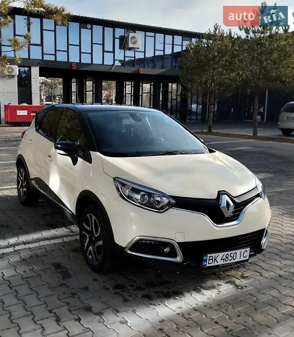 Позашляховик / Кросовер Renault Captur 2016 в 