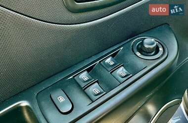 Внедорожник / Кроссовер Renault Captur 2014 в 