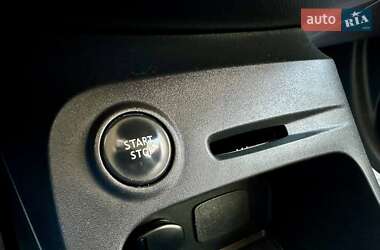 Внедорожник / Кроссовер Renault Captur 2014 в 