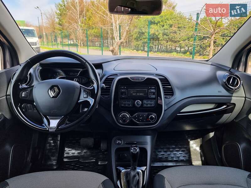 Позашляховик / Кросовер Renault Captur 2014 в 
