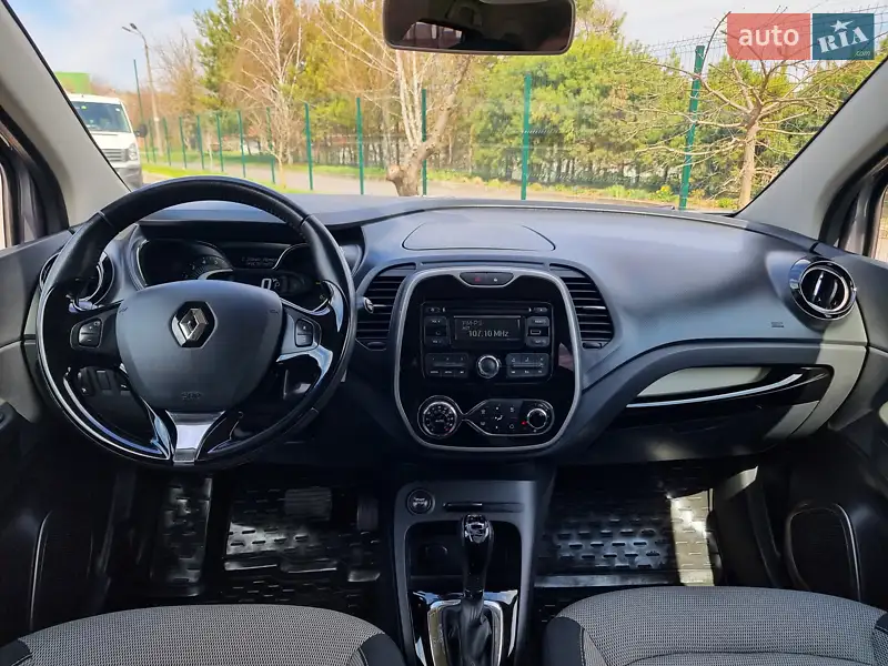 Позашляховик / Кросовер Renault Captur 2014 в 