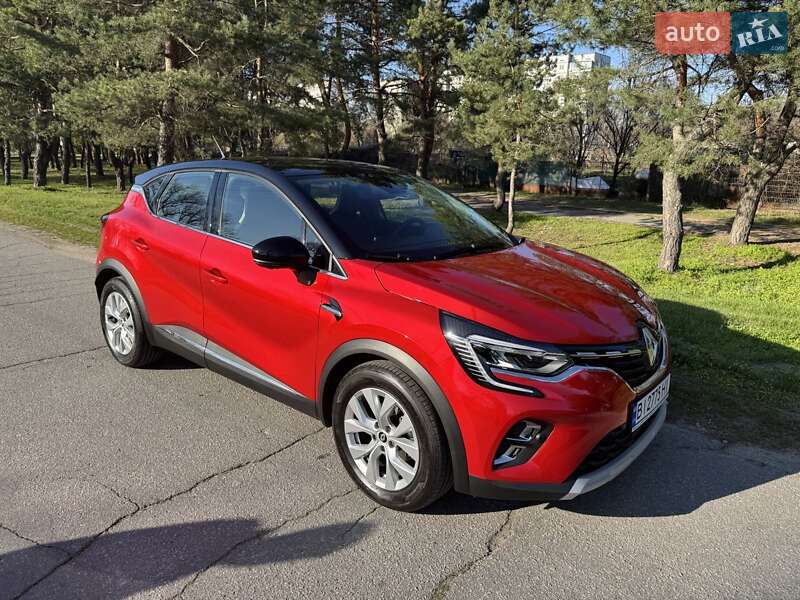 Внедорожник / Кроссовер Renault Captur 2021 в 
