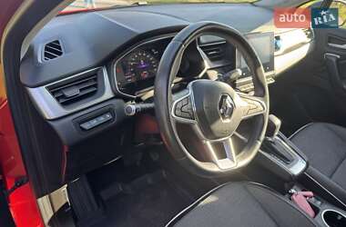 Внедорожник / Кроссовер Renault Captur 2021 в 